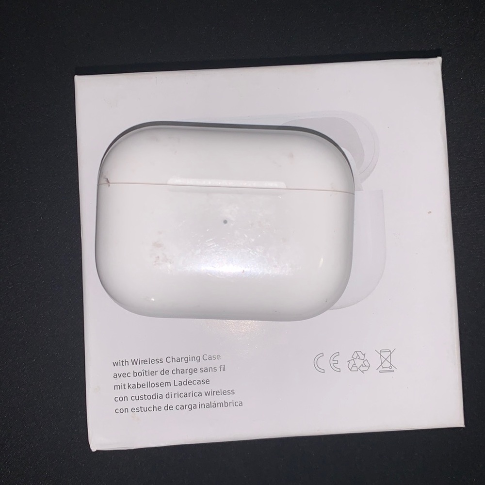 ( SOLD ) Air pod pro case